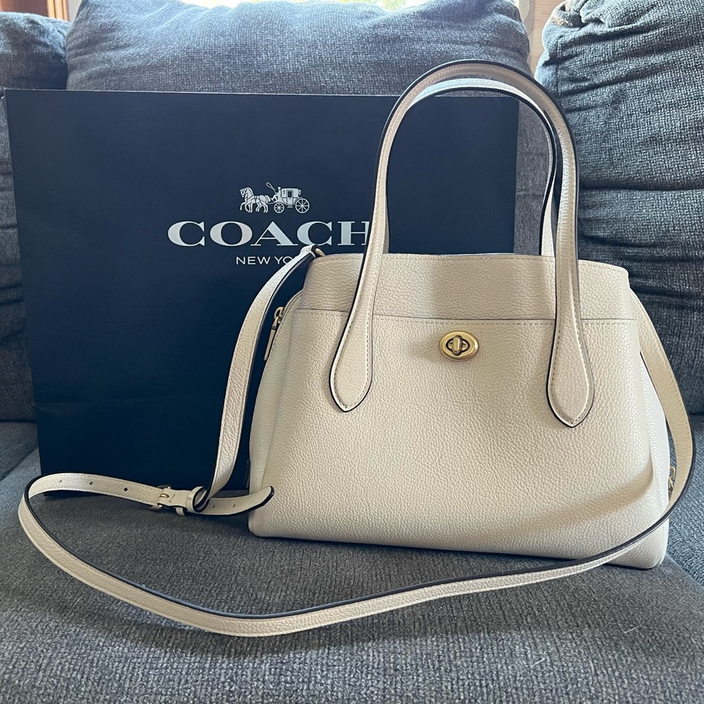 Coach Lora Carryall in Chalk